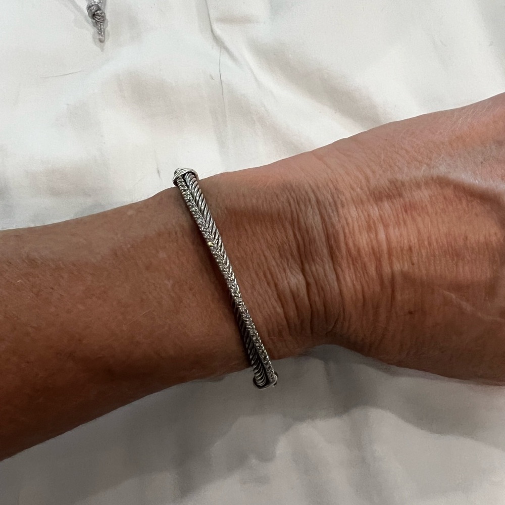 Authentic David Yurman Crossover Linked bracelet with diamonds, SS, size medium